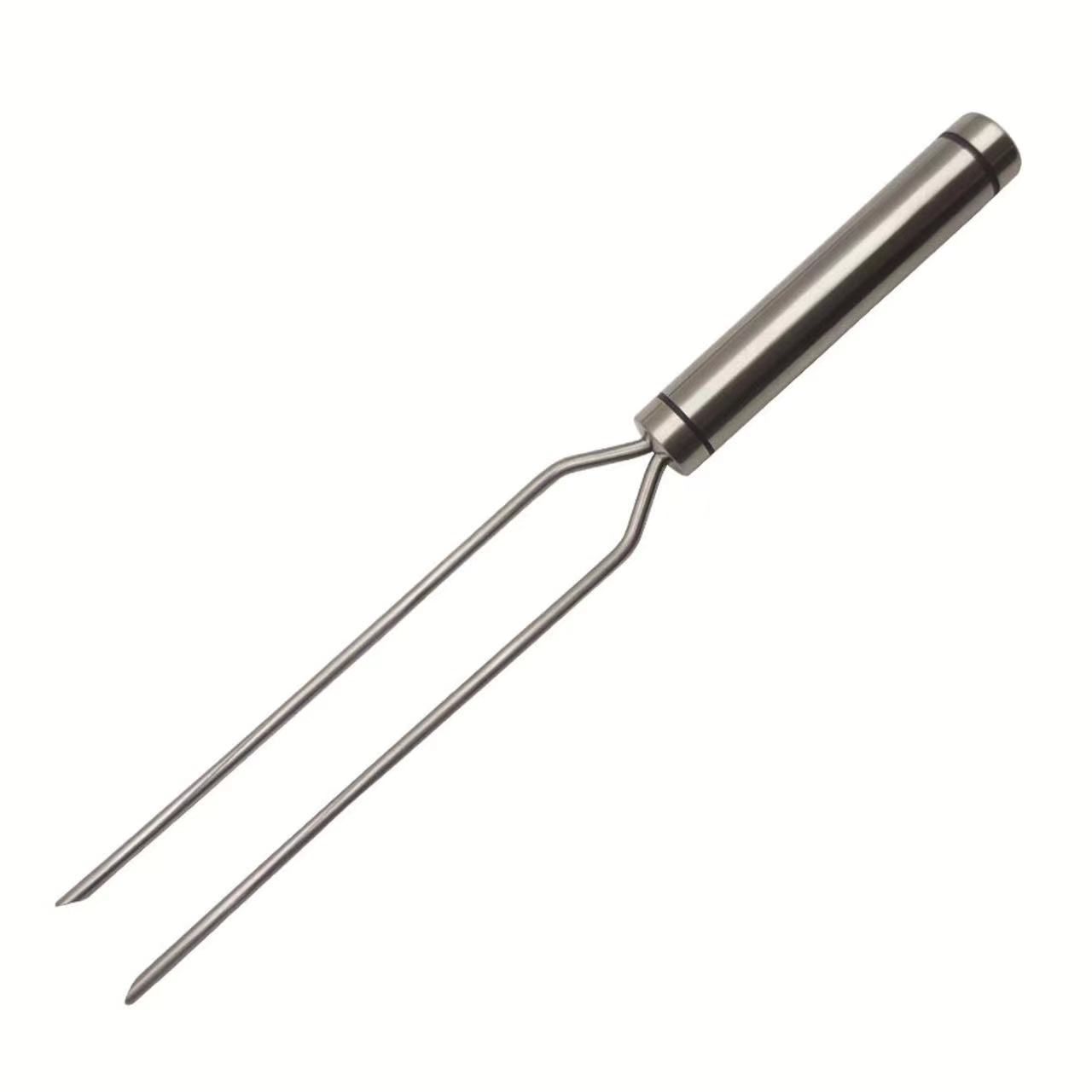u-shaped BBQ kitchen and lamb leg skewers